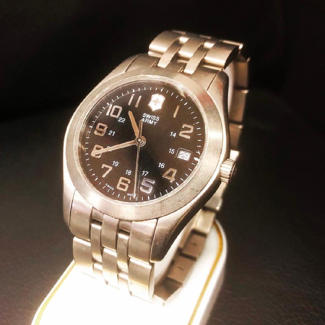 Victorinox Swiss Army Men's 24669 Alliance Titanium: Valuable statement piece. Men's Swiss Army Alliance Collection Wrist Watch. Featuring Quartz Movement,Â 100 Meters / 330 Feet / 10 ATM Water Resistant,Â 38mm Case Diameter,Â Antireflective Sapph