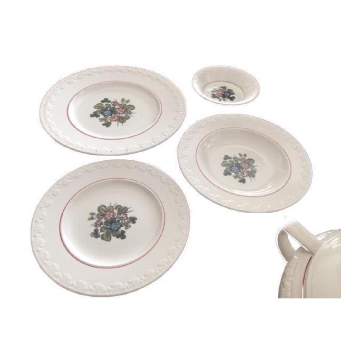 12 Place Setting Wedgwood Pembroke Corinthian Dinner: Vintage - Beautiful Corinthian Shaped Wedgwood "Pembroke" China Dinnerware Pattern #T428 - Made in England from 1900 until 1936.Â Pink Floral Bouquet with Green Leaves in Center of White Plates. Rai