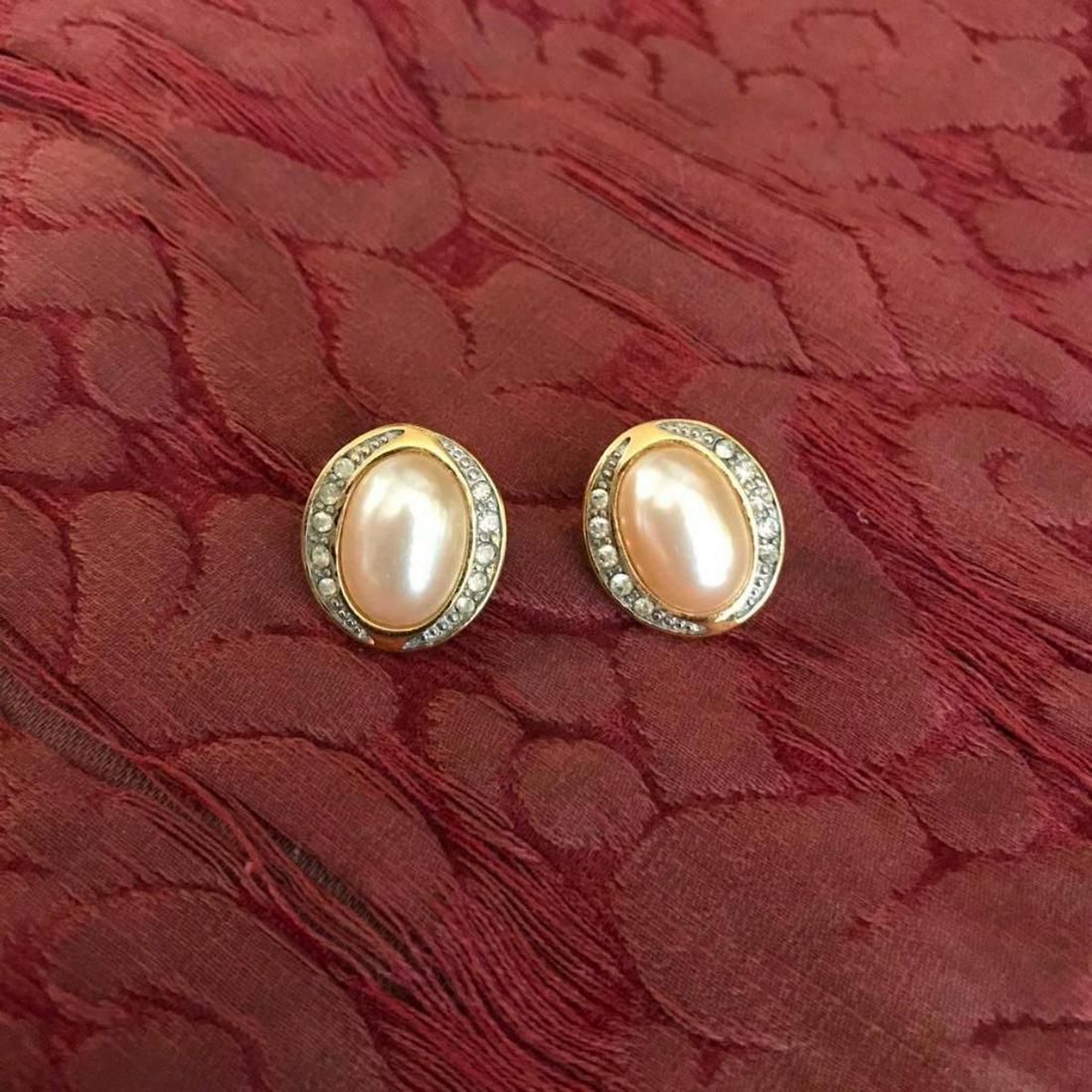Vintage Designer Faux Pearl Earrings: Vintage Designer Richelieu faux pearls & Austrian crystals set into yellow gold plated post earrings.Â
