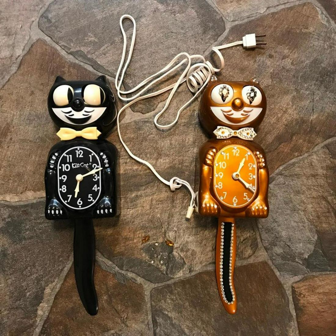 Pair of Vintage Hobbyist Kit Kat Clocks (1 of 6)