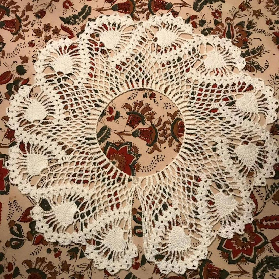 Vintage Pineapple Pattern Crochet Collar: Beautiful vintage handmade, pineapple pattern, wide crochet collar. 5 1/2" width. Button fastened.