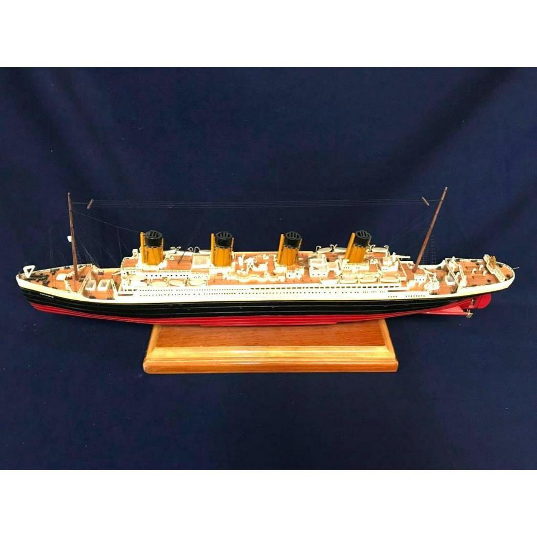 Vintage Handcrafted Titanic Ship Model (1 of 11)