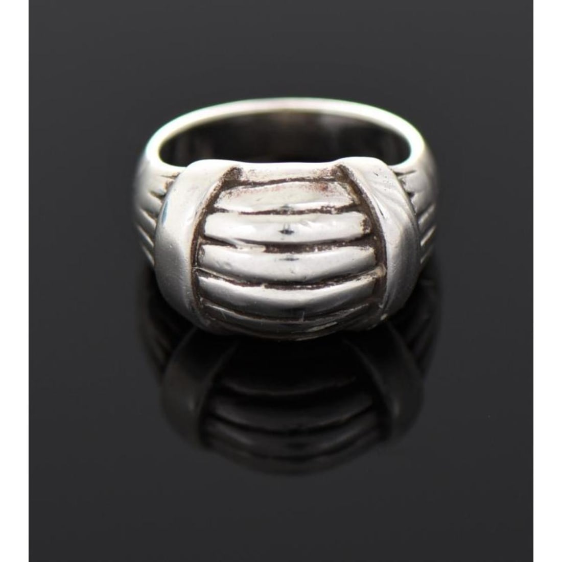 Vintage Native American Sterling Silver Ring (1 of 2)