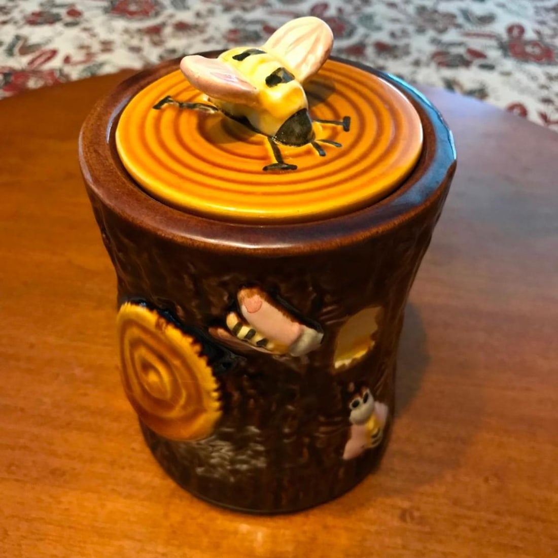 Jay Willfred Tree Trunk With Bees Honey Pot (1 of 6)