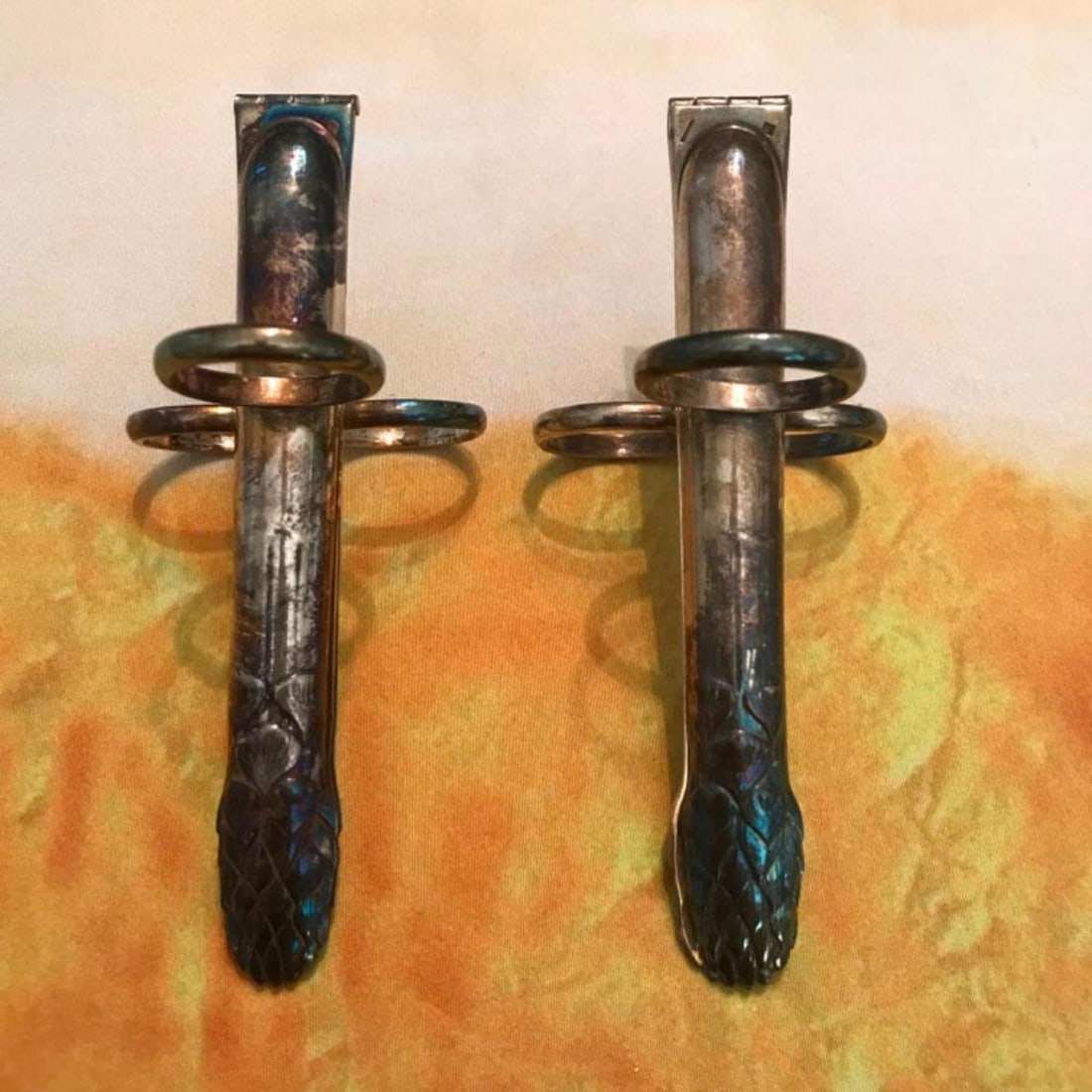 1920's Christofle French Asparagus Tongs: Pair of 1920's Christofle Paris silver plate asparagus tongs with correct markings. 4 3/4" L X 1/2" W. * tarnished & needing to be polished. A lovely pairing.