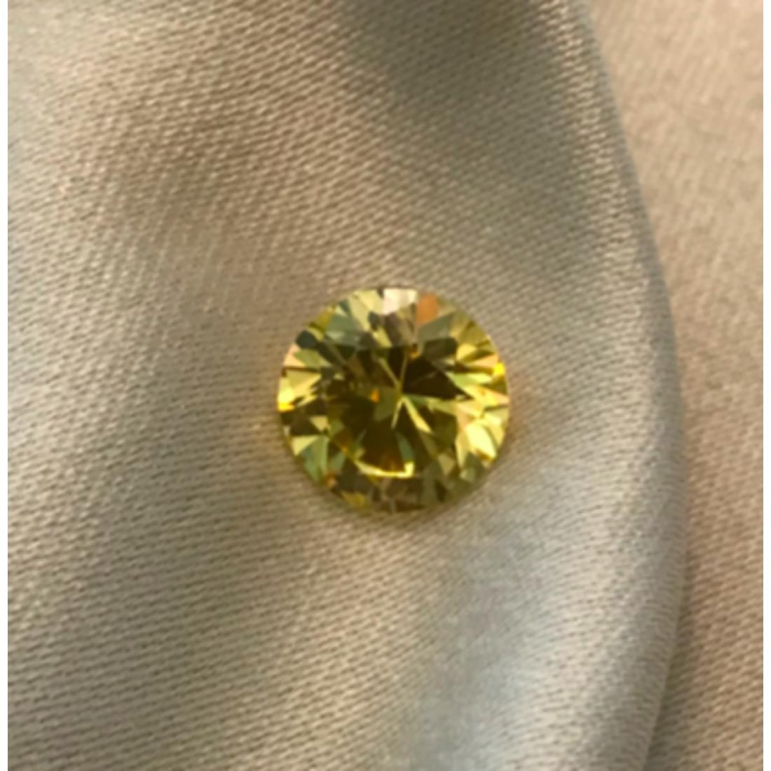 8ct Canary Yellow Cubic Zirconia Diamond Simulant (1 of 4)