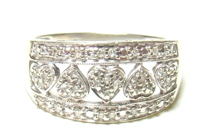 Valentine Hearts White Gold Diamond Ring