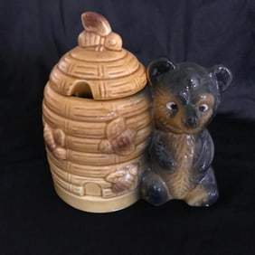 Vintage Little Bear Beehive Honey Pot