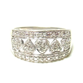 Valentine Hearts White Gold Diamond Ring