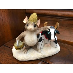 Charming Tails, Farmer Mackenzie Mouse Figurine