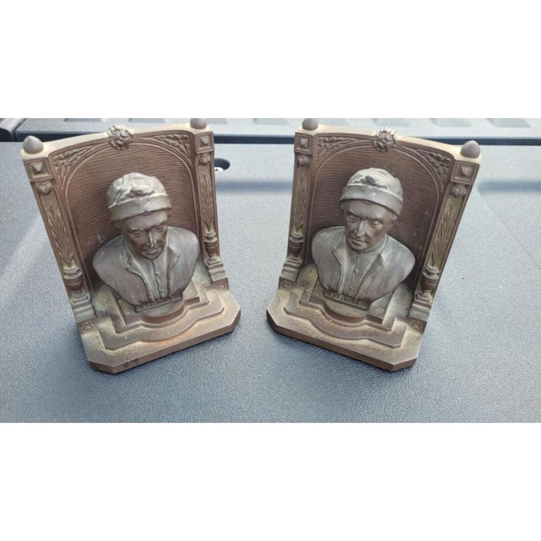 Bradley Hubbard Dante Bronze Cast Iron Bookends (1 of 7)