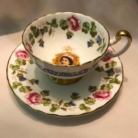 1953 Aynsley Queen Elizabeth II Westinster Abbey Teacup Saucer Set