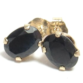 2.20ct Sapphire 14kt Stud Earrings