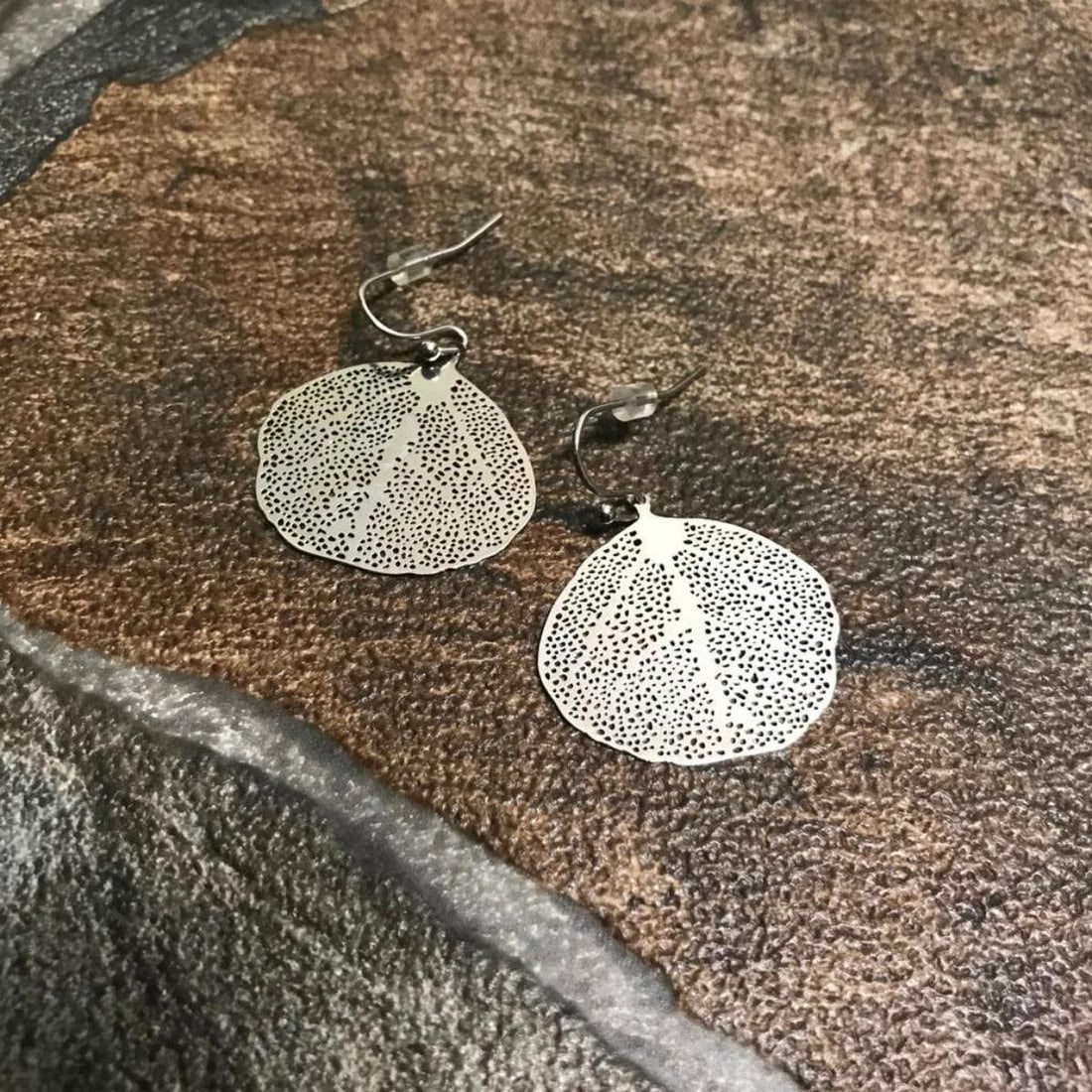 Pierced Silver Leaves, Filigree Dangle Earrings (1 of 1)