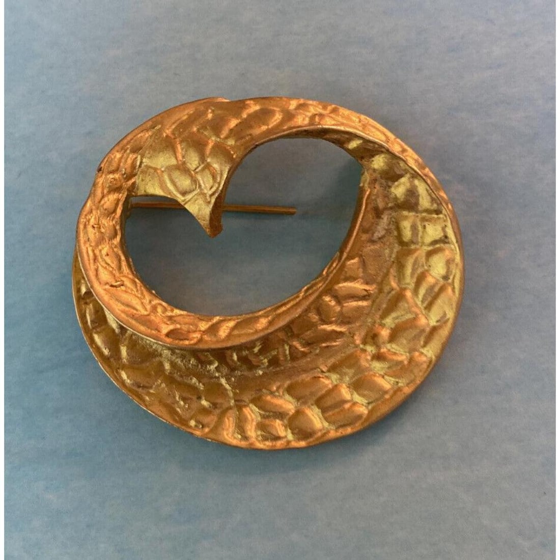 Vintage GIVENCHY Brooch: Vintage French designer GIVENCHY gold tone abstract brooch. Signed GIVENCHY, Paris, NY.