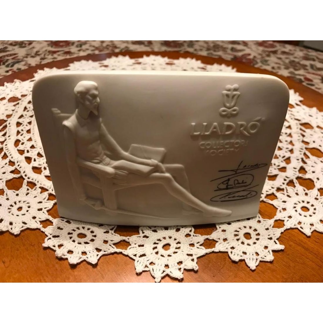 Vintage LLADRO Collector's Society Plaque, Don Quixote: Vintage, retired, 1985 LLADRO Collectors Society Don Quixote high-relief, bisque porcelain plaque, signed on the back by the three LLADRO brothers, Juan, Jose, & Vincente. Made In Spain. Features Don