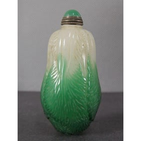 Vintage Chinese Peking Glass Cabbage Snuff Bottle