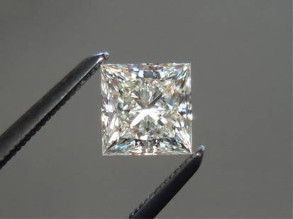 Bianco 5 Carat Diamond: Bianco 5 carat Princess cut Diamond. Bianco¨ is a trademark that many consider to be synonymous with "the best of the best". "Bianco-Diamonds¨" are not to be confused with a Zircon, with Moissanite