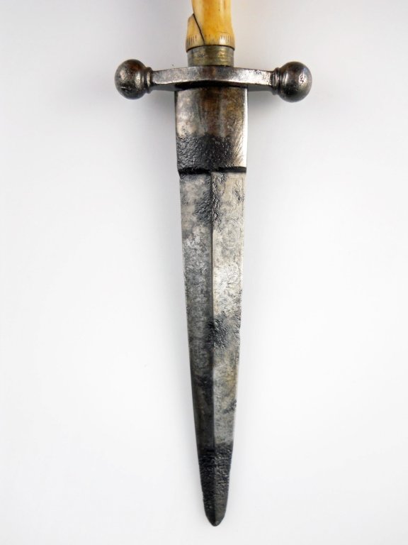 Very early 17th Century Nordick Naval Dirk: Very early 17th Century Nordick Naval Dirk with seashell Ivory grips damaged with age. Surprisingly tight condition. Easily repaired which could triple this scarce knife's value. Blade 4 1/2 in Total 