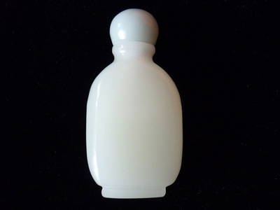 Chinese Hetian Jade Snuff Bottle