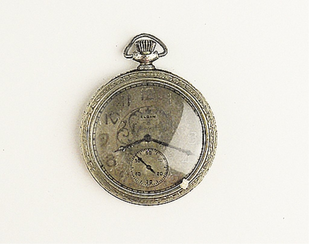 Men's Old Silver Plated Elgin Pocket Watch: Men's Old Silver Plated Elgin Pocket Watch. The Face Is Aged And Engraved And Has Shiny Numbers. The Case Is Around Engraved Around The Edges. It Has 2 Dials And Is Sold As Is.