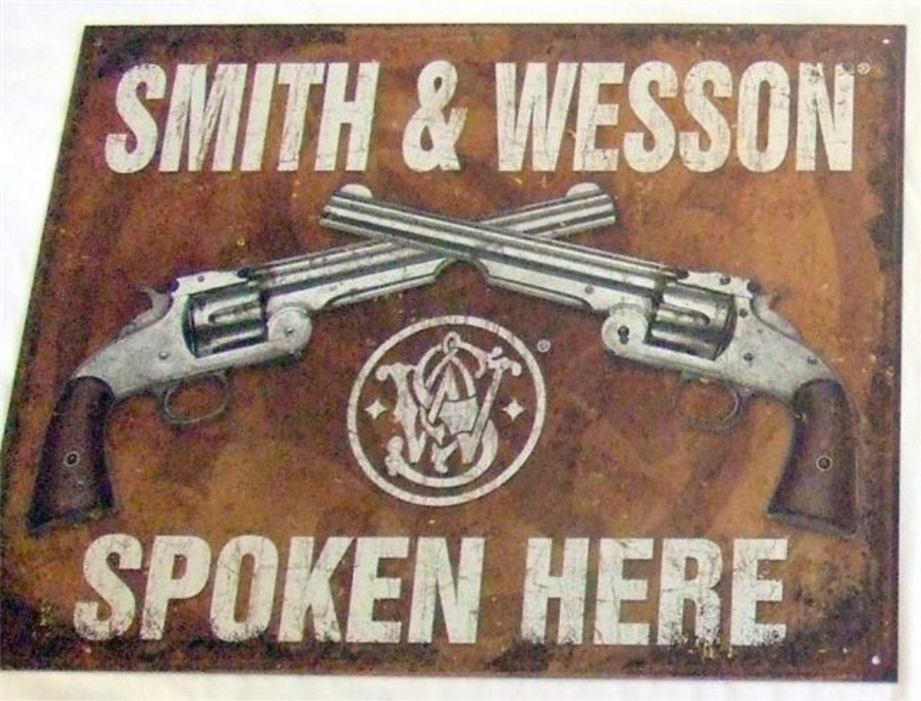 Smith & Wesson Retro Style Metal Sign: Smith & Wesson Retro Style Metal Sign