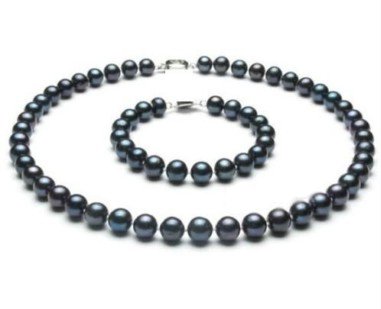 PP0599 Tahitian Black Pearl Necklace and Bracelet: Tahitian Black Pearl Necklace and Bracelet Set. Pearls measure approx 9-10 MM. Necklace measures 18 inches, Bracelet measures 7.75 inches. 14kg white clasps WG