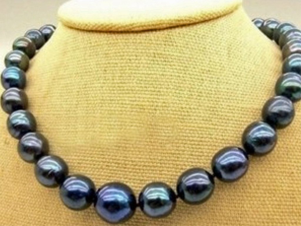 Tahitian Black Pearl Necklace: Tahitian Black Pearl Necklace, pearls measure approx 10-11mm, Necklace measures 18" , luster AA+