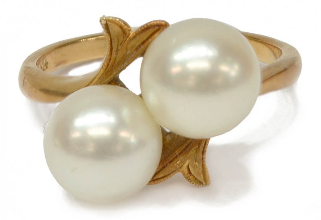 Vintage Estate Mikimoto Pearl 14kt Gold Ring: Authentic vintage estate 14kt yellow gold & pearl ring, by Mikimoto. Two pearls, 7.5mm each. Size 5 1/2".