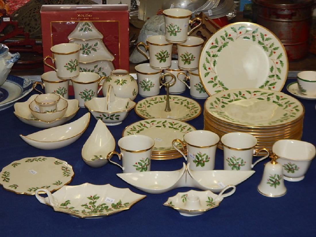 COLLECTION OF LENOX, HOLIDAY DINNER DISHES (1 of 7)