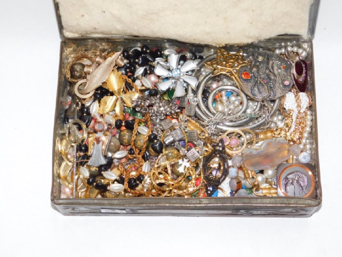 COSTUME JEWELRY WITH TIN BOX (1 of 2)