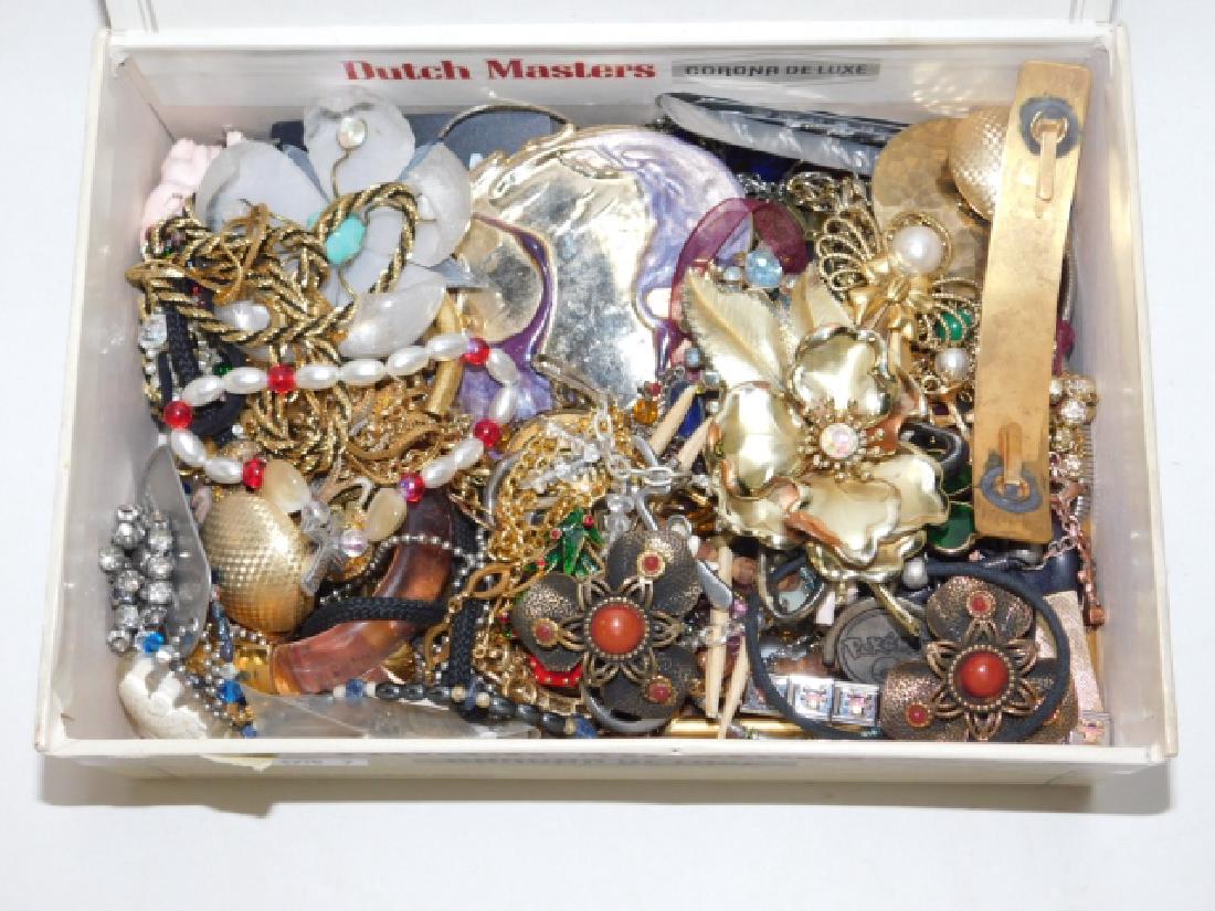 COSTUME JEWELRY WITH CIGAR BOX: GREAT ASSORTMENT OF COSTUME JEWELRY INSIDE A CIGAR BOX