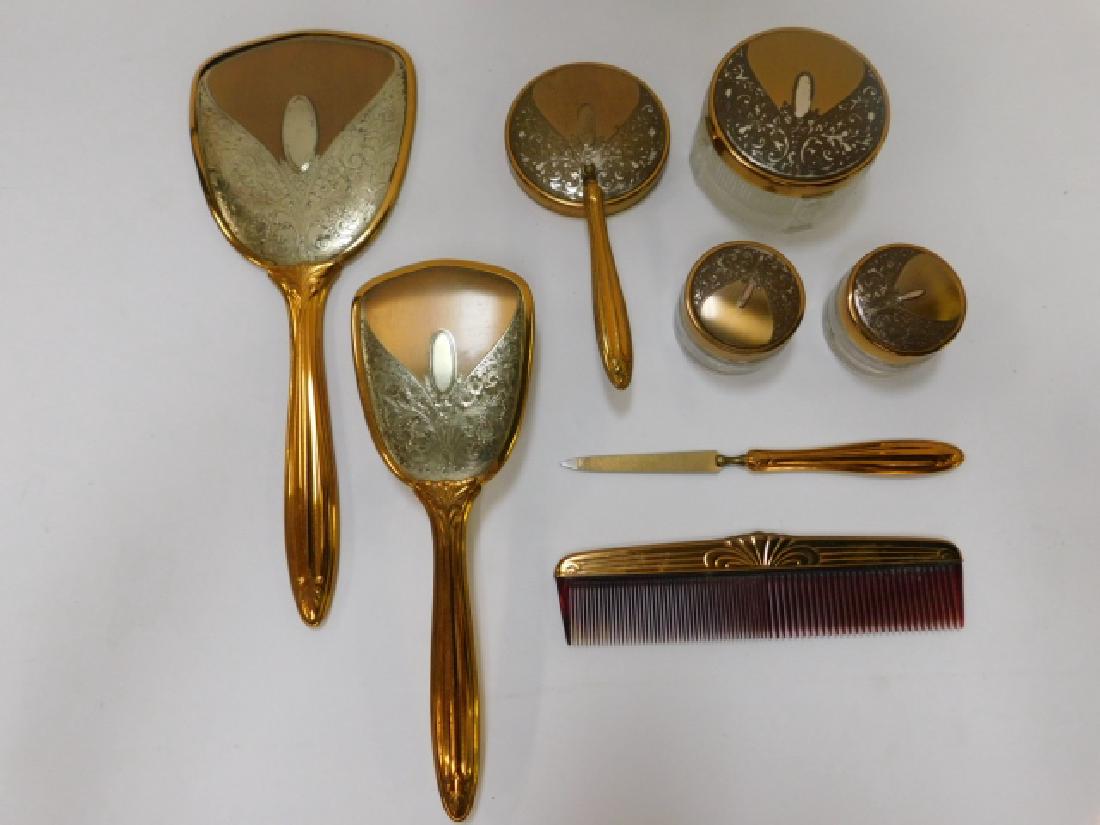 VANITY SET (1 of 5)