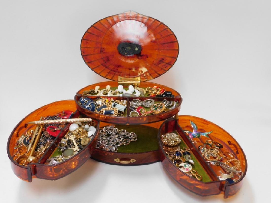 LOT OF COSTUME JEWELRY WITH BOX (1 of 4)