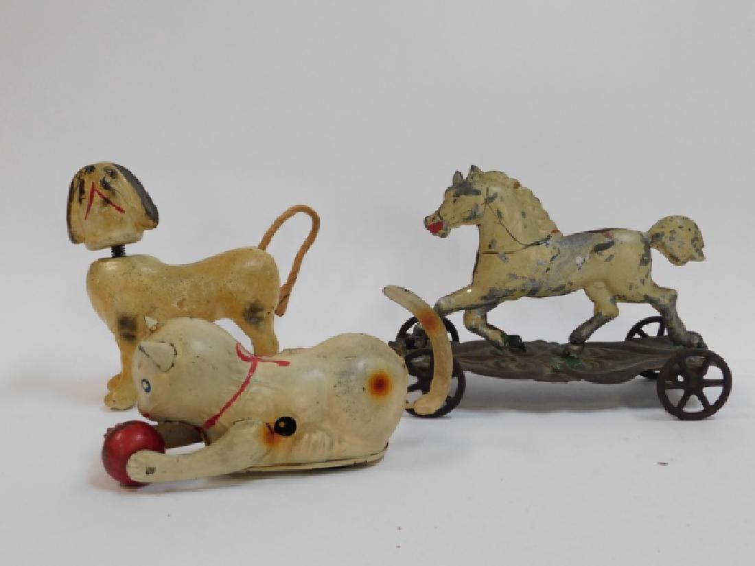 THREE VINTAGE CHILDRENS TOYS (1 of 8)