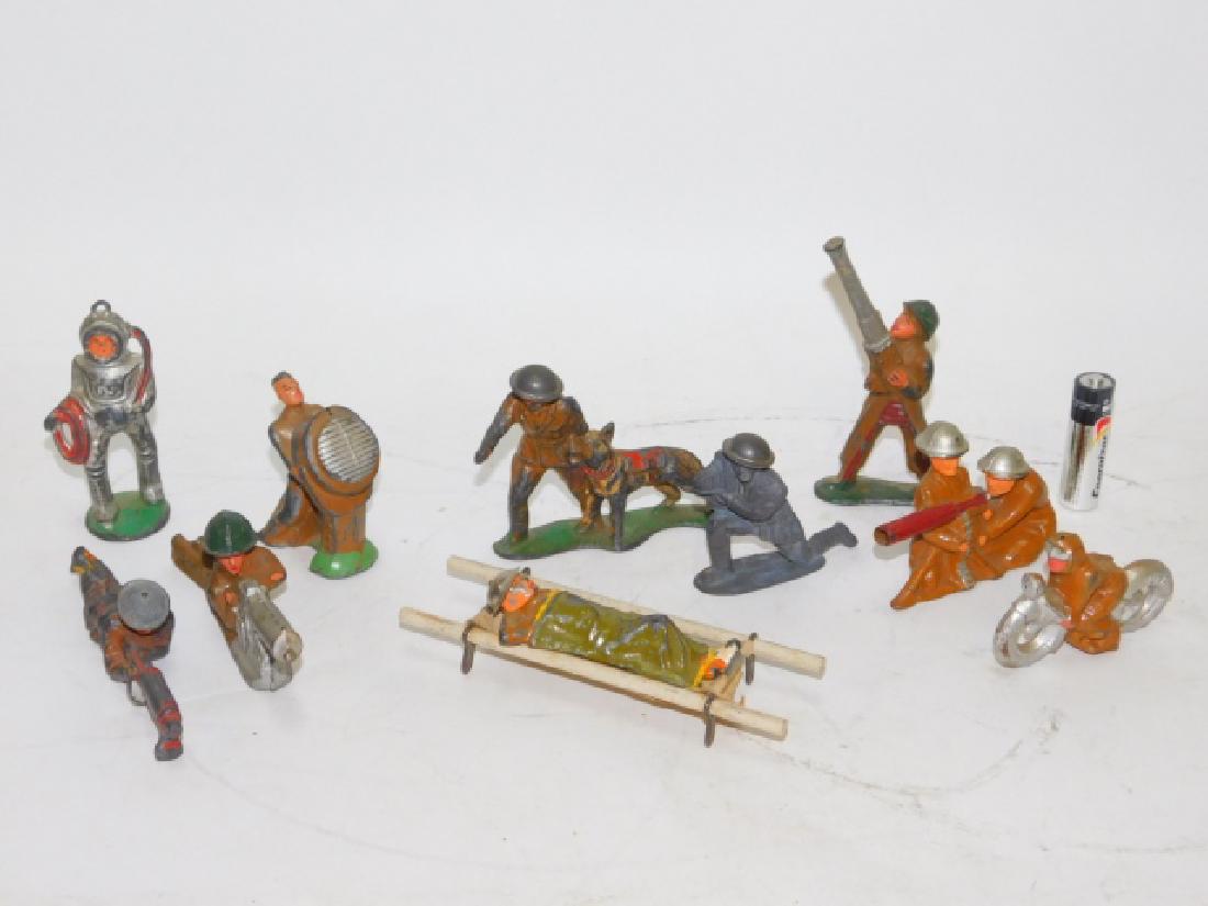 COLLECTION OF WWI & WWII LEAD SOLDIERS (1 of 8)