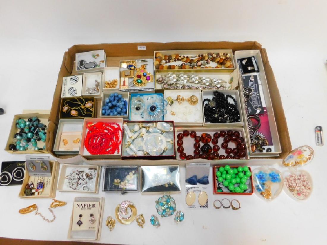LARGE COLLECTION OF COSTUME JEWELRY (1 of 6)