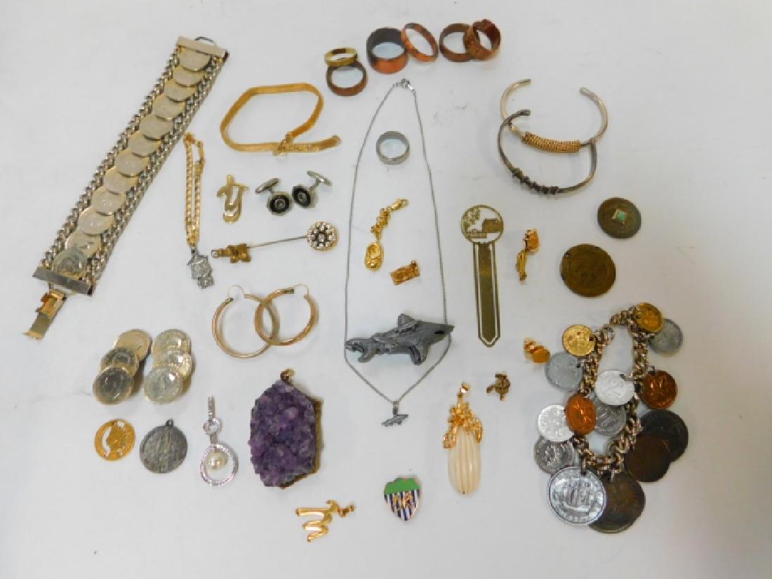 COLLECTION OF VINTAGE JEWELRY: PENDANTS, BRACELETS, NECKLACE, RINGS,