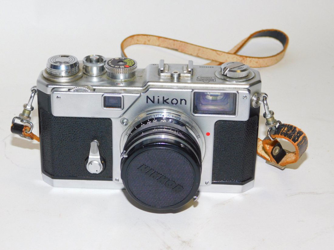 NIKON CAMERA (1 of 4)