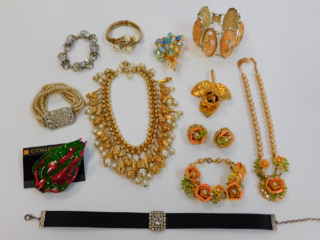COLLECTION OF VINTAGE JEWELRY: UNIQUE VARIETY OF VINTAGE JEWELRY. NECKLACES, BRACELETS, PINS, AND MATCHING CLIP ON EARRING, BRACELET, AND NECKLACE SET