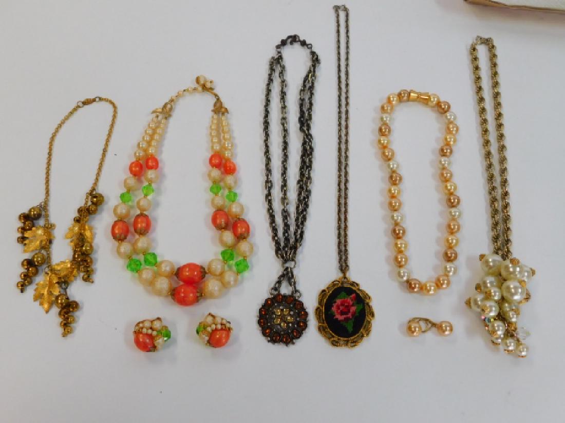 COLLECTION OF VINTAGE JEWELRY: NECKLACES, ALSO INCLUDES NECKLACE AND EARRING SETS.