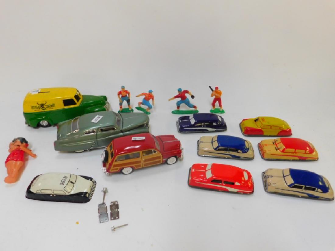 COLLECTION OF TOY CARS AND FIGURES, JOHN DEERE (1 of 4)