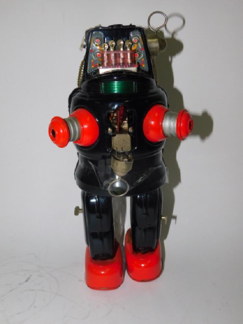 TIN BATTERY OPERATED ROBOT (1 of 6)
