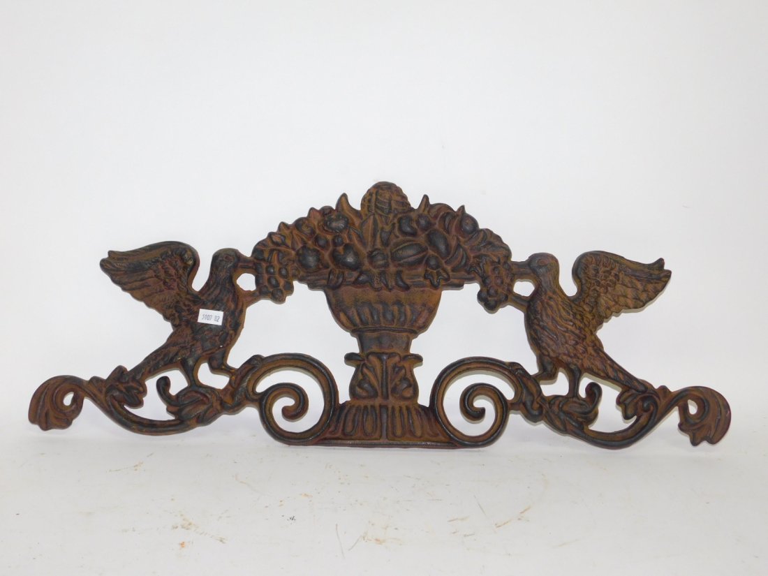 CAST IRON WALL PLAQUE (1 of 2)