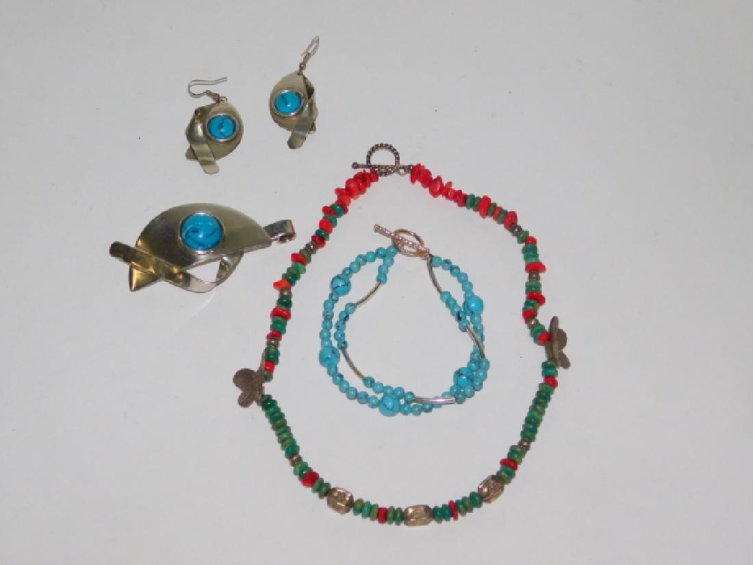 COLLECTION OF STERLING SILVER JEWELRY: BEADED NECKLACE AND BRACELET. ALONG WITH MATCHING PIN AND MATCHING PIERCED EAR EARRINGS. MARKED 925