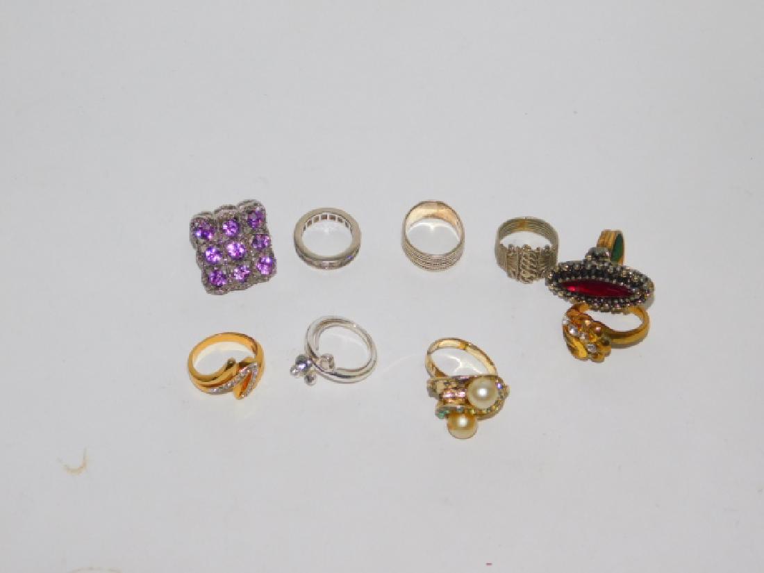 COLLECTION OF COSTUME RINGS: GORGEOUS! VARIOUS SIZES