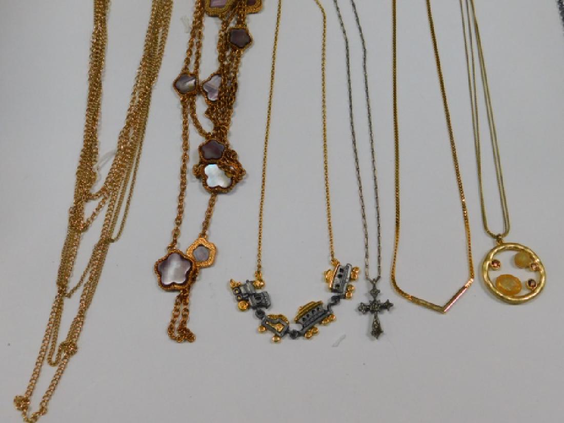 COLLECTION OF COSTUME JEWELRY: GORGEOUS NECKLACES