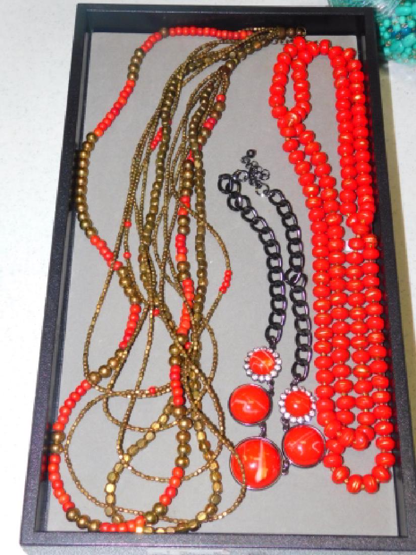 COLLECTION OF COSTUME NECKLACES: BEAUTIFUL GROUP OF NECKLACES