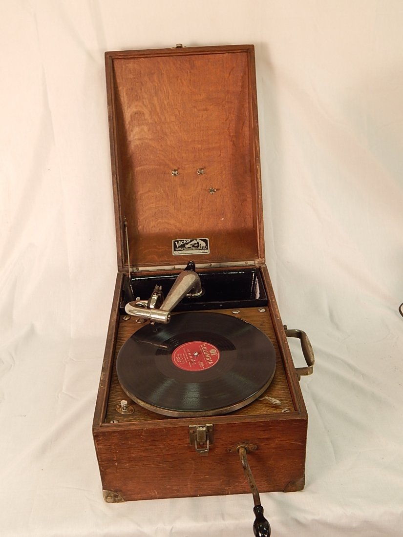 Victor phonograph: VV-50 12027, working