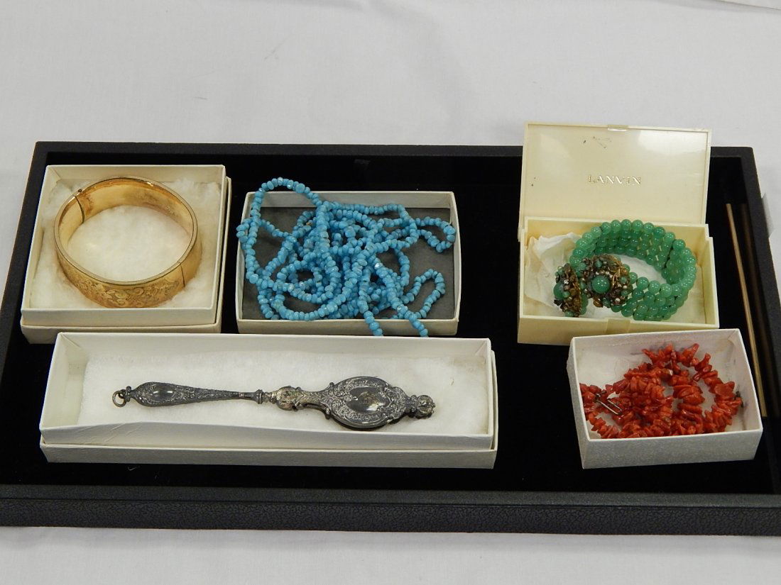 Lot of jewelry: Glass necklace, glass bracelet, coral necklace, silver plate opera glasses